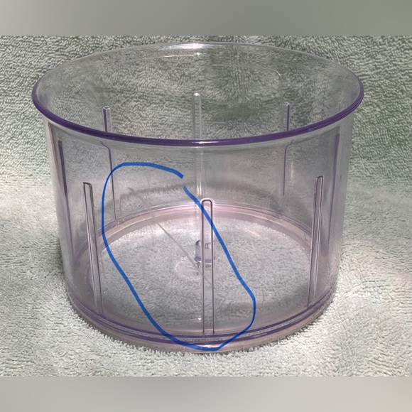 PAMPERED CHEF MANUAL FOOD PROCESSOR, INCLUDES HANDLE, LID & BOWL -PRE OWNED - Picture 12 of 14